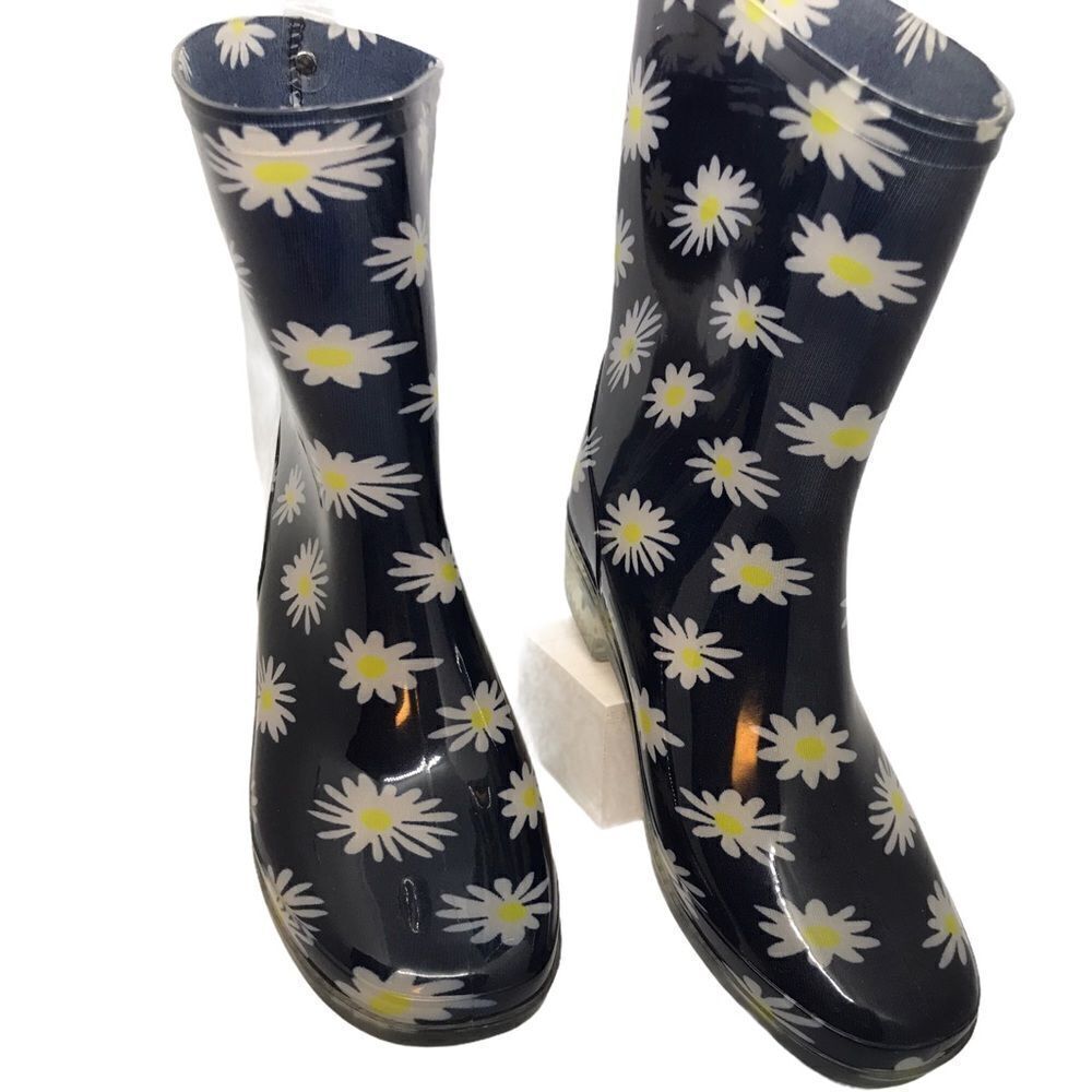 Daisy Graphic Rain Boots Size 8